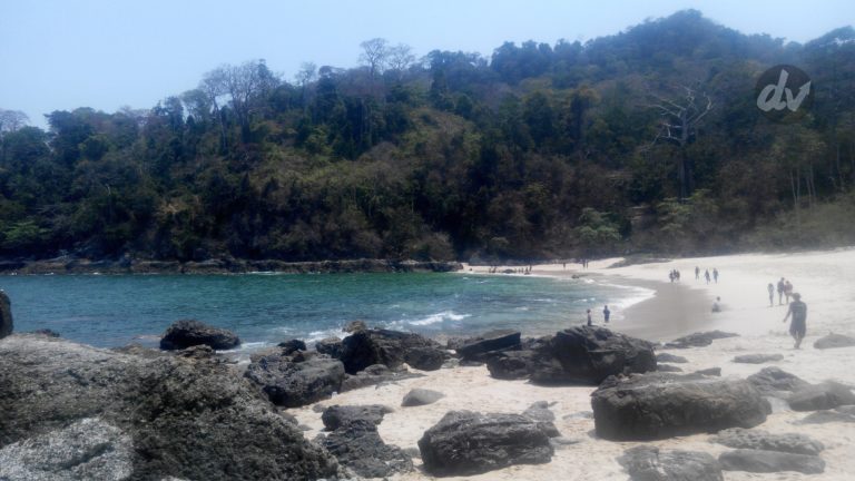 Teluk Hijau (Green Bay) versi Banyuwangi - DAILY VOYAGERS