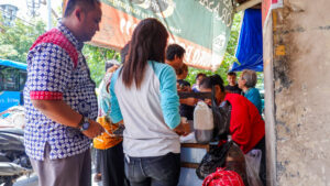 Pelanggan silih berganti berdatangan