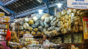 Yang cari jamu-jamuan, ada juga lho di Pasar Gede